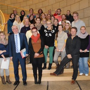 Falk Heinrichs (SPD-MdL) empfing Schülerinnen und Schüler der Krankenpflegeschule des Kreisklinikums Siegen im Landtag.